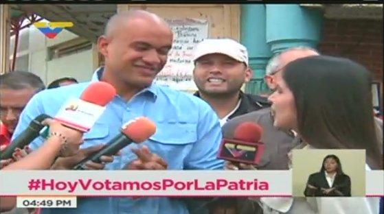 PartidoPSUV's tweet photo. .@HectoRodriguez:  Hemos estado recorriendo los distintos centros electorales en Miranda #HoyVotamosporHectorRodriguez https://t.co/HA2PRH3x7G