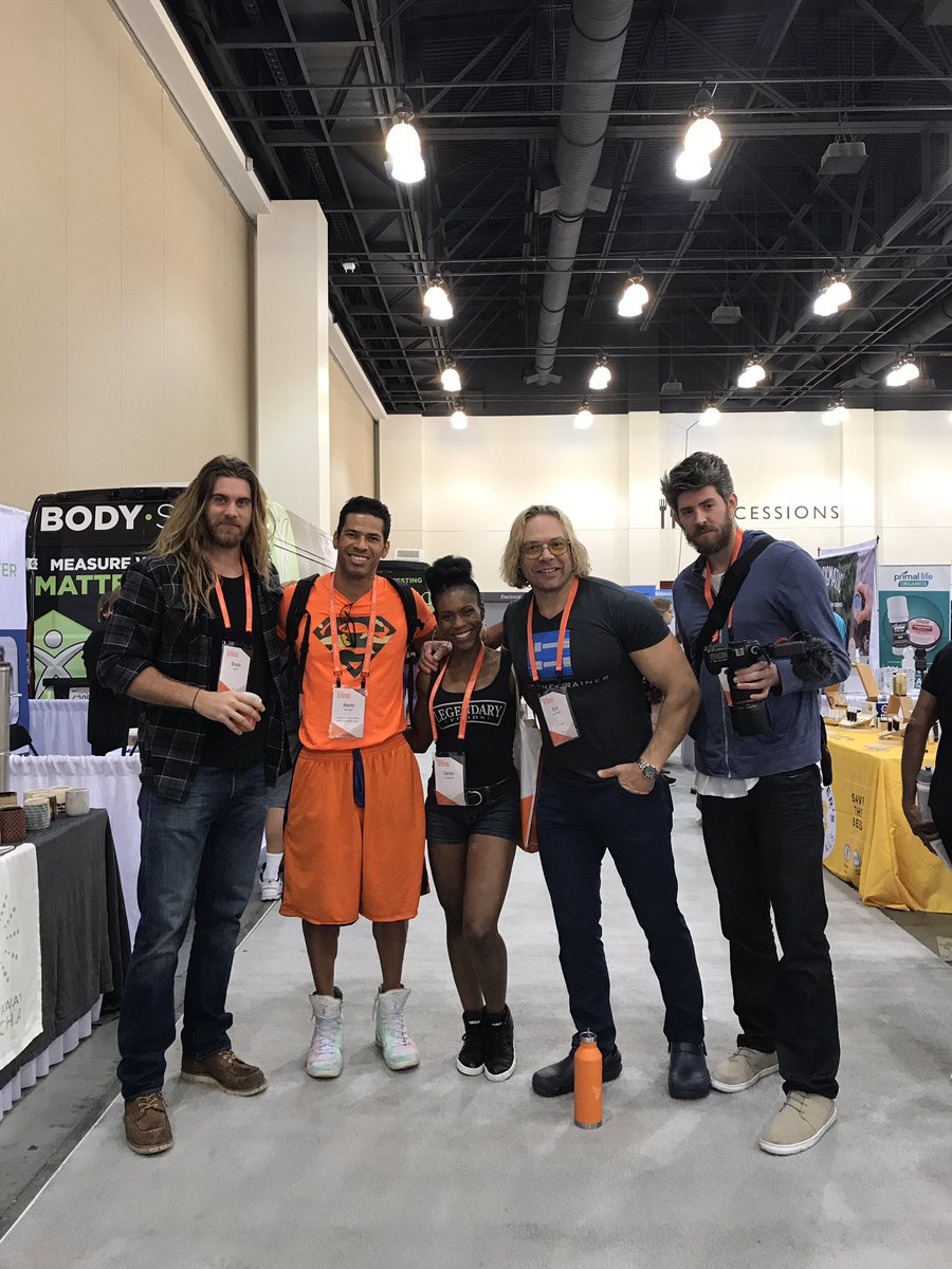 bpnutrition's tweet photo. πͺπ½πͺπ½πͺπ½πβ¨ #BPcon2017 #TechHall #TeamBulletproof https://t.co/sKsHxzcsoY