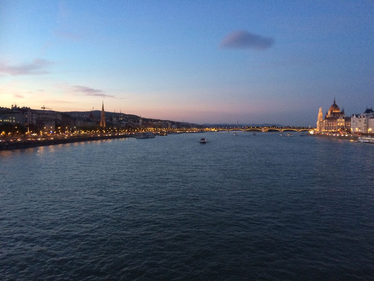 kelly_cornish's tweet photo. Beautiful Budapest 🏰😍 #Budapest #citybreak https://t.co/yLEQl41rzJ