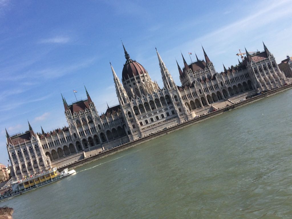 kelly_cornish's tweet photo. Beautiful Budapest 🏰😍 #Budapest #citybreak https://t.co/yLEQl41rzJ