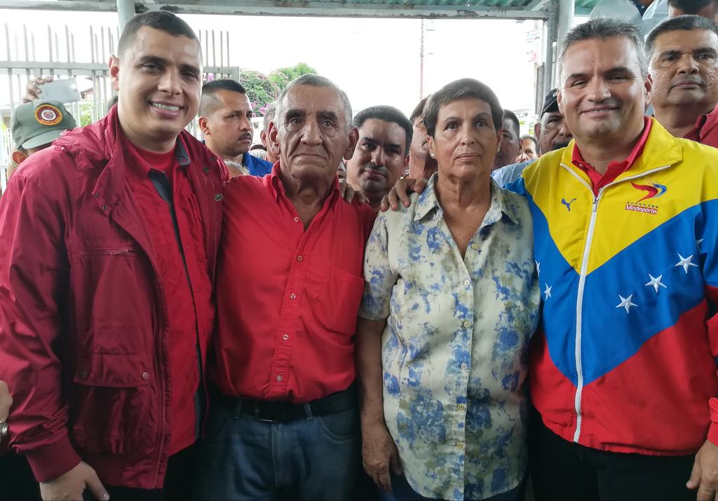 Gracias a Dios y a mi hermosa Madre por acompañarme en este día tan importante para Mi. @nicolasmaduro @partidopsuv #HoyVotamosPorCalles