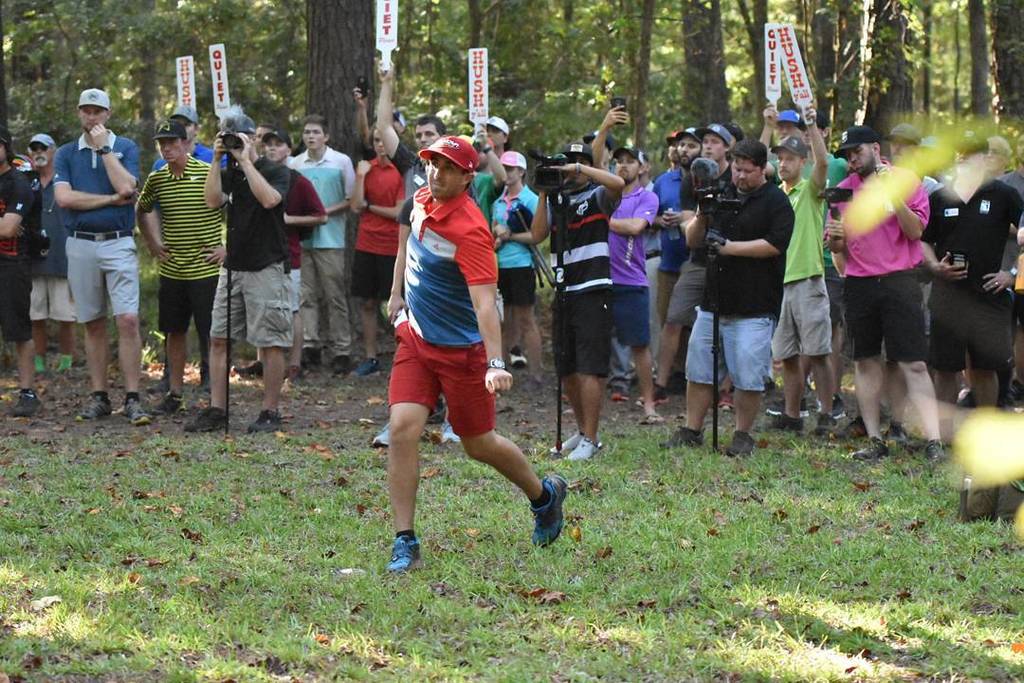 pdgalive's tweet photo. Paul McBeth and the gallery on Hole 1 of the playoff. #2017HOFC #WRJackson #discgolf #pdga #nationaltour https://t.co/a9PYScKJij https://t.co/vSCJRjg2A1