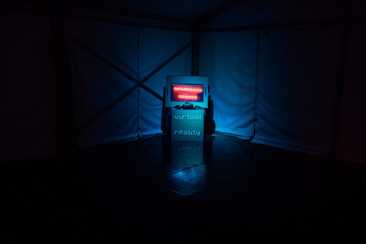 unstable_king's tweet photo. We're starting to take on the night. #synthwave #gaming #cardboardarcade #indiegaming #samuraigunn #flatheroes #virtualreality #rainbodisko https://t.co/x8HD2XtC0q