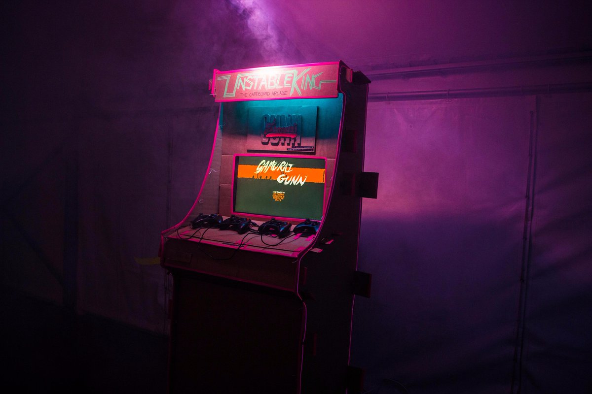 unstable_king's tweet photo. We're starting to take on the night. #synthwave #gaming #cardboardarcade #indiegaming #samuraigunn #flatheroes #virtualreality #rainbodisko https://t.co/x8HD2XtC0q