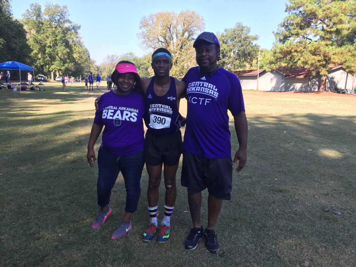 ShamalSullivan's tweet image. First Cross Country collegiate race as a bear🐻! Freshman mistake stopping at the wrong clock 😂🤦🏿‍♂️🤷🏾‍♂️
