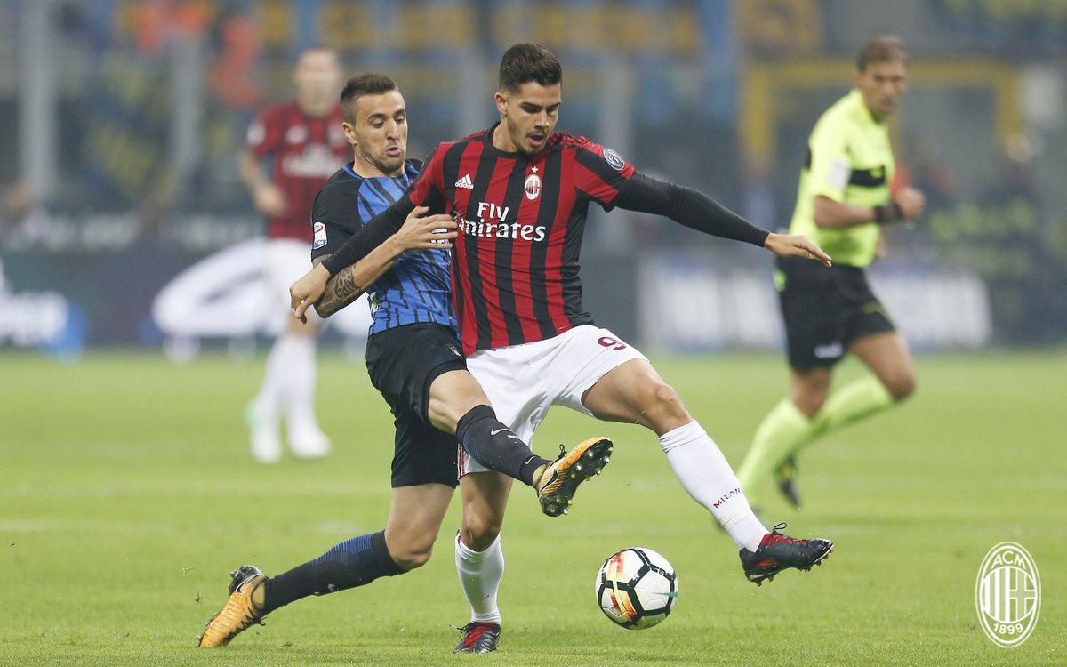 футбол матч. футбол молодежь. футболисты на поле. спортсмены. игра футбол.