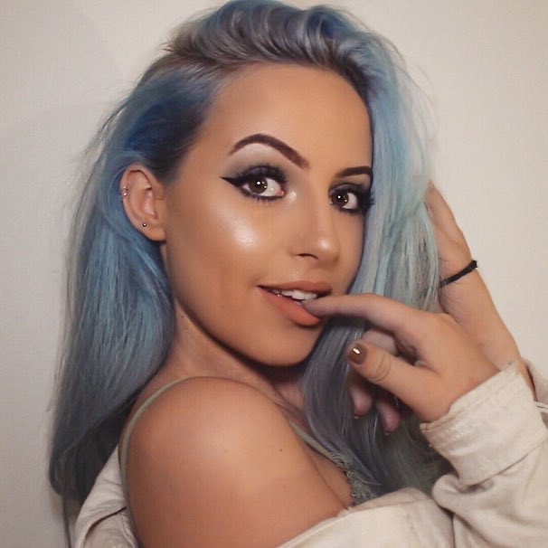 Watch Kirsty's leaked NSFW photo on TwXstars