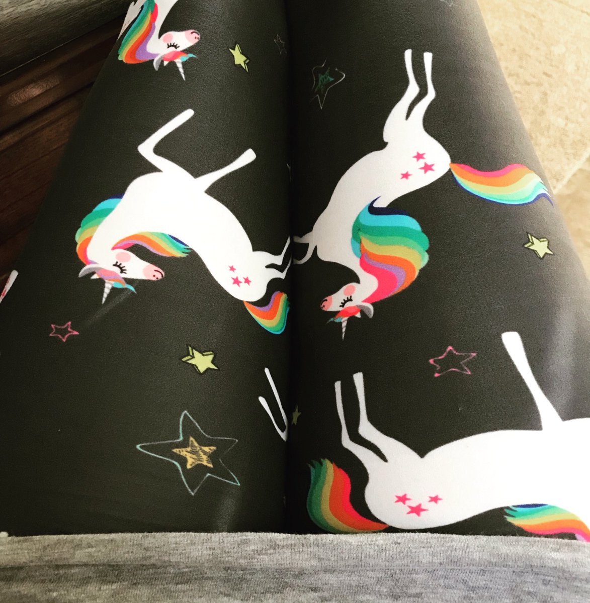 jamieelizabeth7's tweet photo. Loving these new leggings! #BecauseUnicorns https://t.co/JOgMT9dwmF