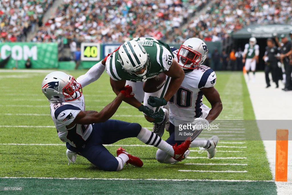 Make the call: should this have been a Jets fumble or a Jets touchdown? 🏈

📷: <a href="/albello55/">Al Bello</a> | gtty.im/NflWk6