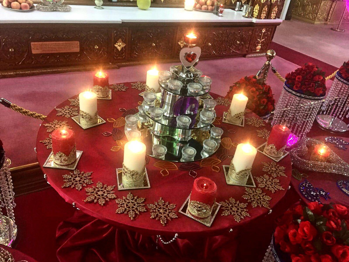 SGadiBolton's tweet photo. Today's #LightsDisplay at #SwaminarayanGadi #BoltonMandir #Decoration #Presentation #Colourful #LED #Diwali2017 https://t.co/8TI63IJ4mk