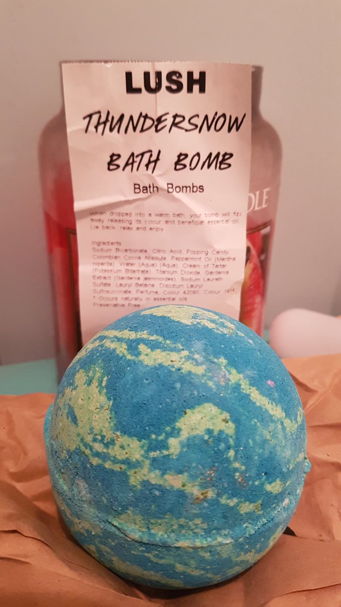MrsOiller2015's tweet photo. Head down to Lush for this weather inspired bath bomb! Looks and Smells amazing! #weatherbath #thundersnow #lush https://t.co/XkjNQn0BYR