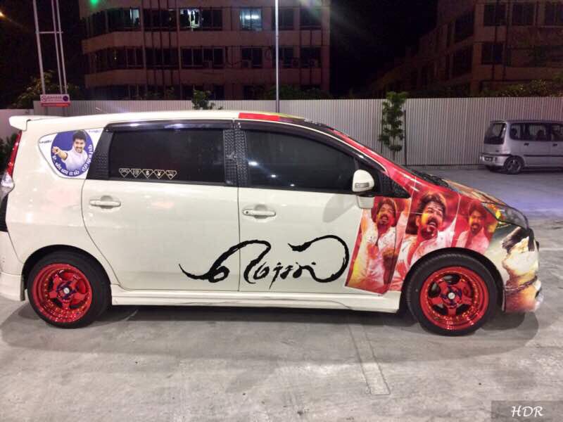 TeamMVF's tweet photo. #MVF #Mersal Official Cars Ruling The Streets in Little India, Klang,Malaysia! 🇲🇾🇲🇾🇲🇾
#TSR_Films
#TeamMVFOfficialCars
#MersalizedMalaysia https://t.co/8rxmremWvj