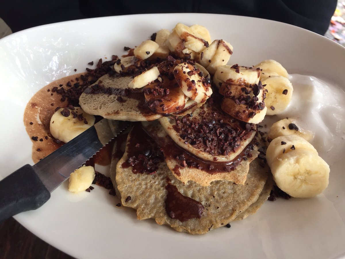 LutzofGreens's tweet photo. Amazing discovery today in #Bromont #pursimple #plantbased #buckwheatcrepes #veganricotta #foodporn #mouthwateringdeliciousness https://t.co/ixar0XmBkX