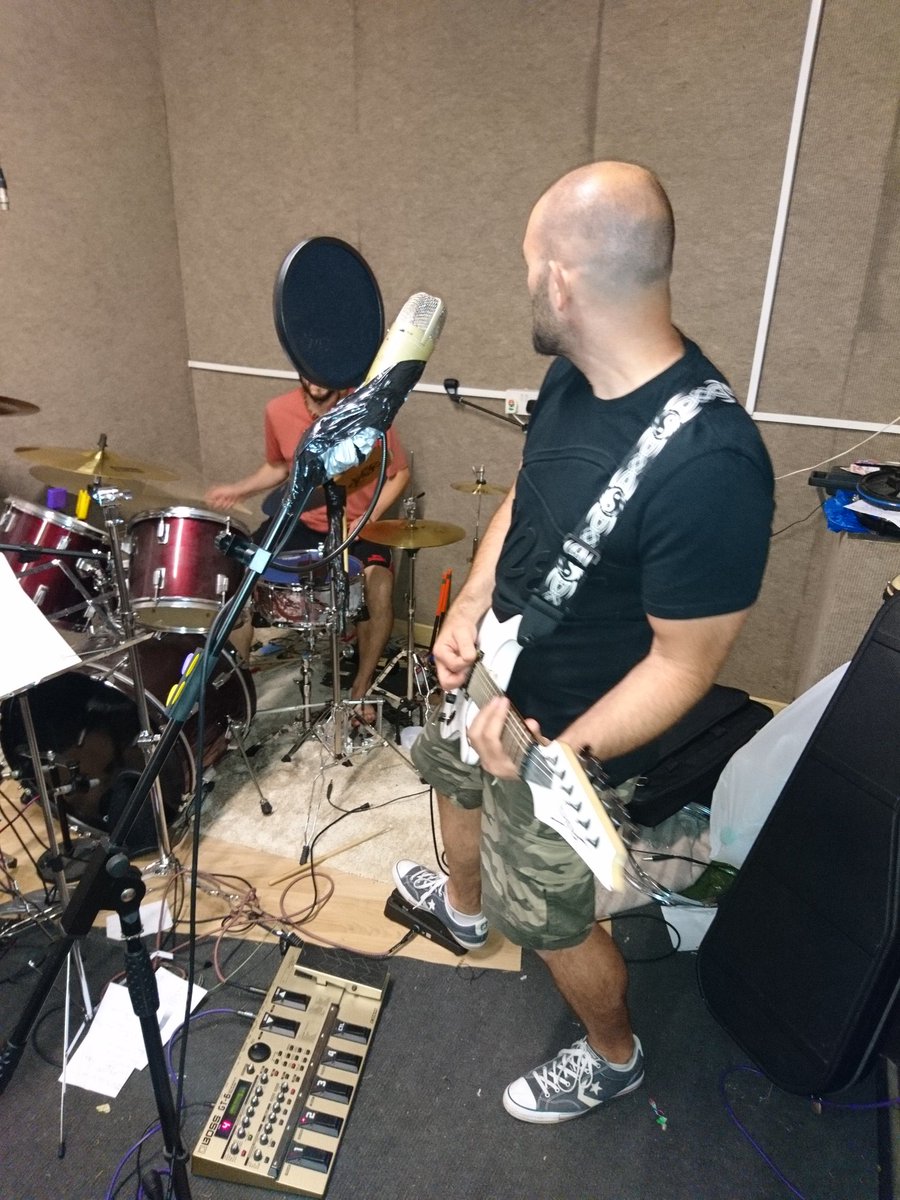 BConfedera's tweet photo. @BConfedera writing music for up and coming live shows and preparing for the studio in December. Good times! #rockmusic #studiotime https://t.co/5SgSwMoYuU