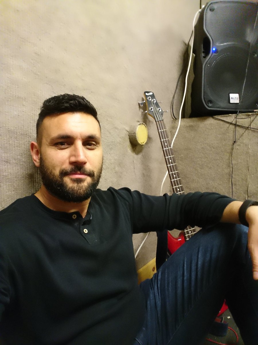 BConfedera's tweet photo. @BConfedera writing music for up and coming live shows and preparing for the studio in December. Good times! #rockmusic #studiotime https://t.co/5SgSwMoYuU