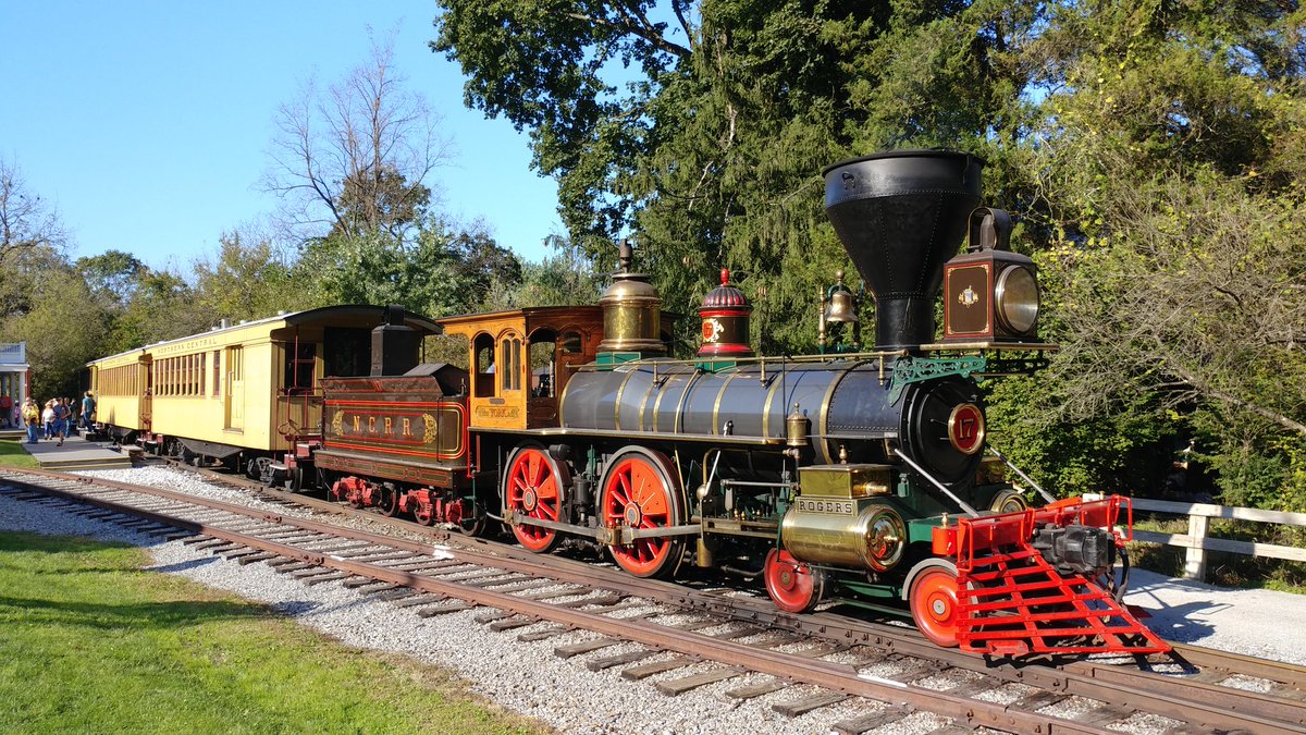DonyJayBooks's tweet photo. Choo choo! Nice day with the #family on a steam #locomotive in New Freedom, PA! #SteamIntoHistory #HanoverJunction https://t.co/VMyJy1EUgS
