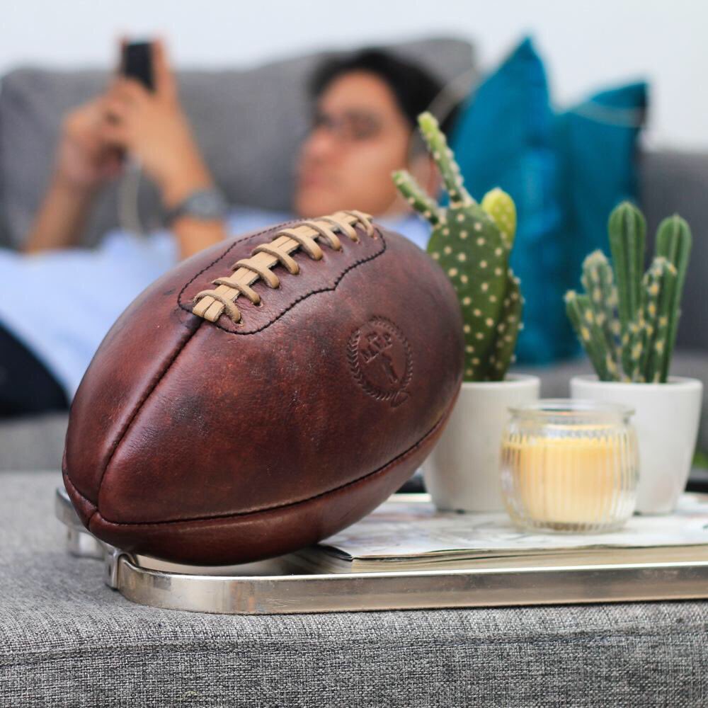 ModernwareMX's tweet photo. —Este balón de colección hecho a mano es la decoración perfecta para tu espacio #FelizDomingo #NFL #HereWeGo #GoPackGo https://t.co/gaMyLRe2SD