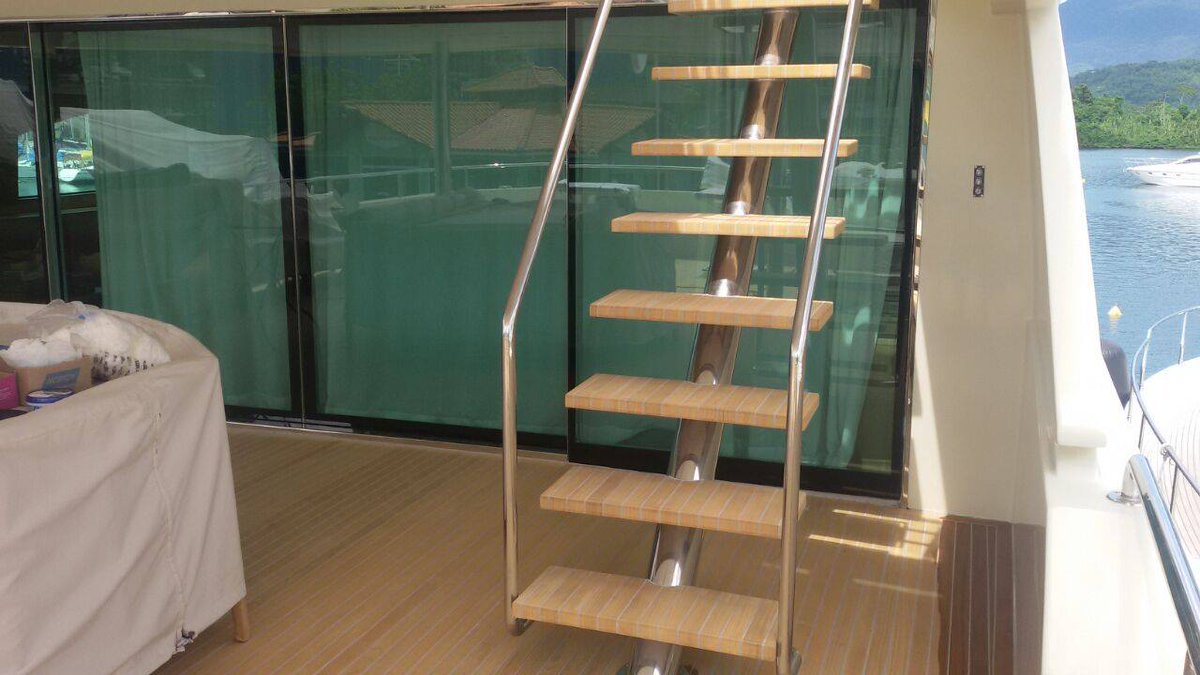 estaleirokalmar's tweet photo. Marcenaria naval aplicada a decks e pisos é uma das nossas especialidades. https://t.co/lcRImRYjHk