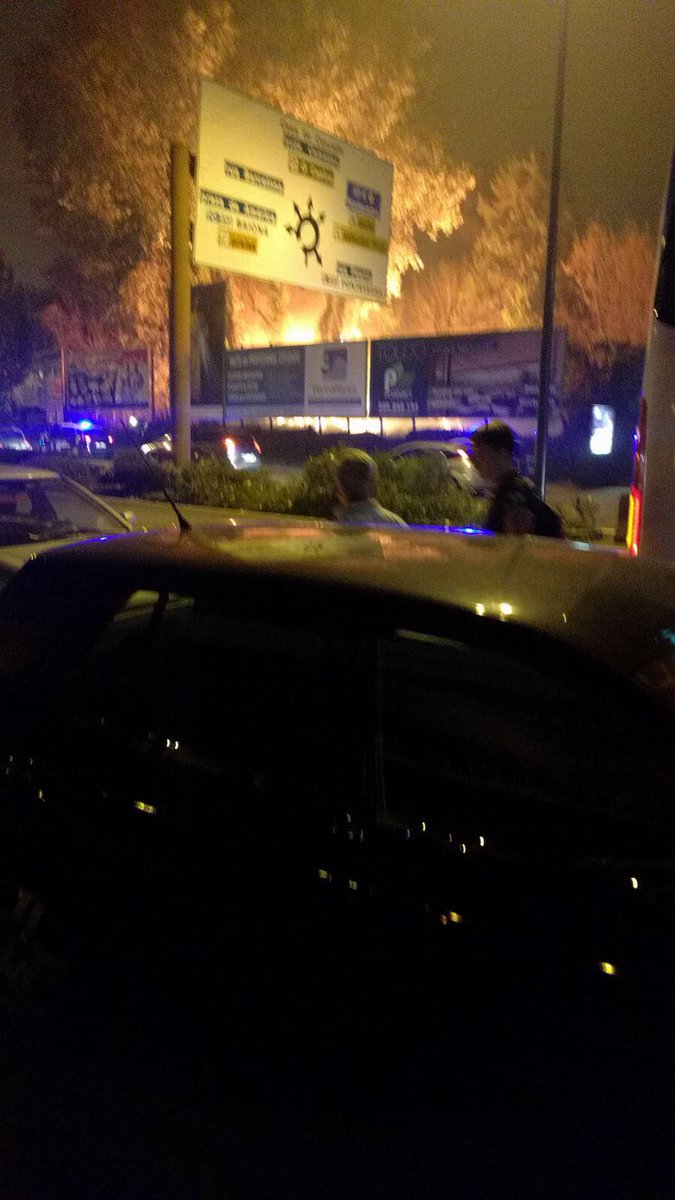 anxo_lote's tweet photo. Según Feijoo, el fuego cogió un bus desde Portugal, se bajó en la estación de Vigo y llego en vitrasa hasta plaza España https://t.co/8ZdkfJ7sMZ