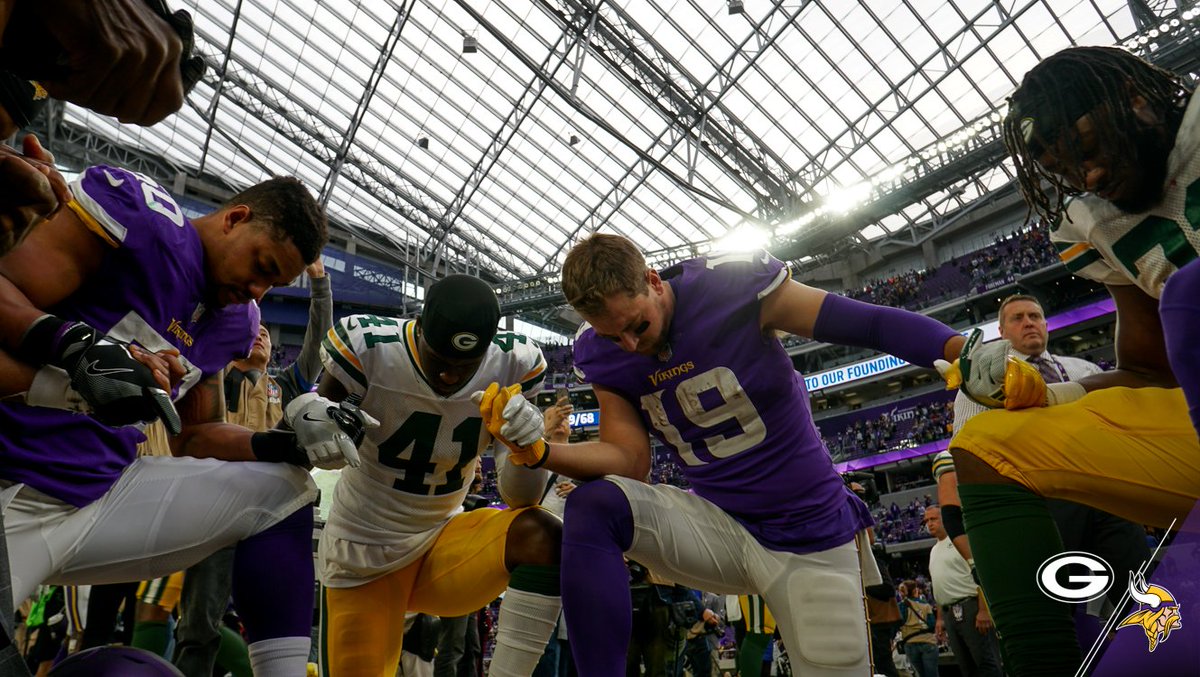 Rivalries aside, #FootballIsFamily. https://t.co/gkwAxQWd5F