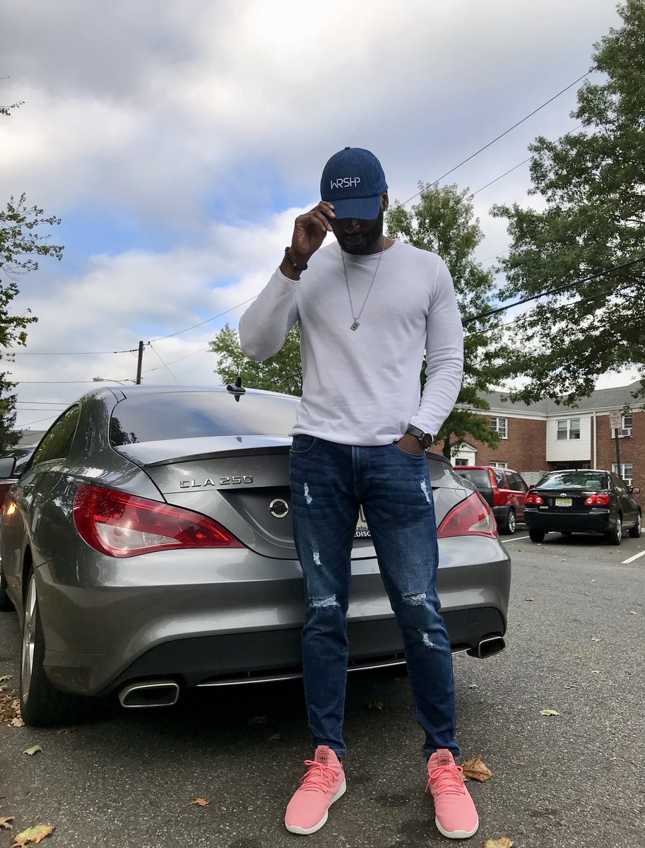 DJTyKing's tweet photo. It’s not just singing. It’s a lifestyle. #WRSHP 👑 by @ArtOfHomage https://t.co/E8gL4e8x8x