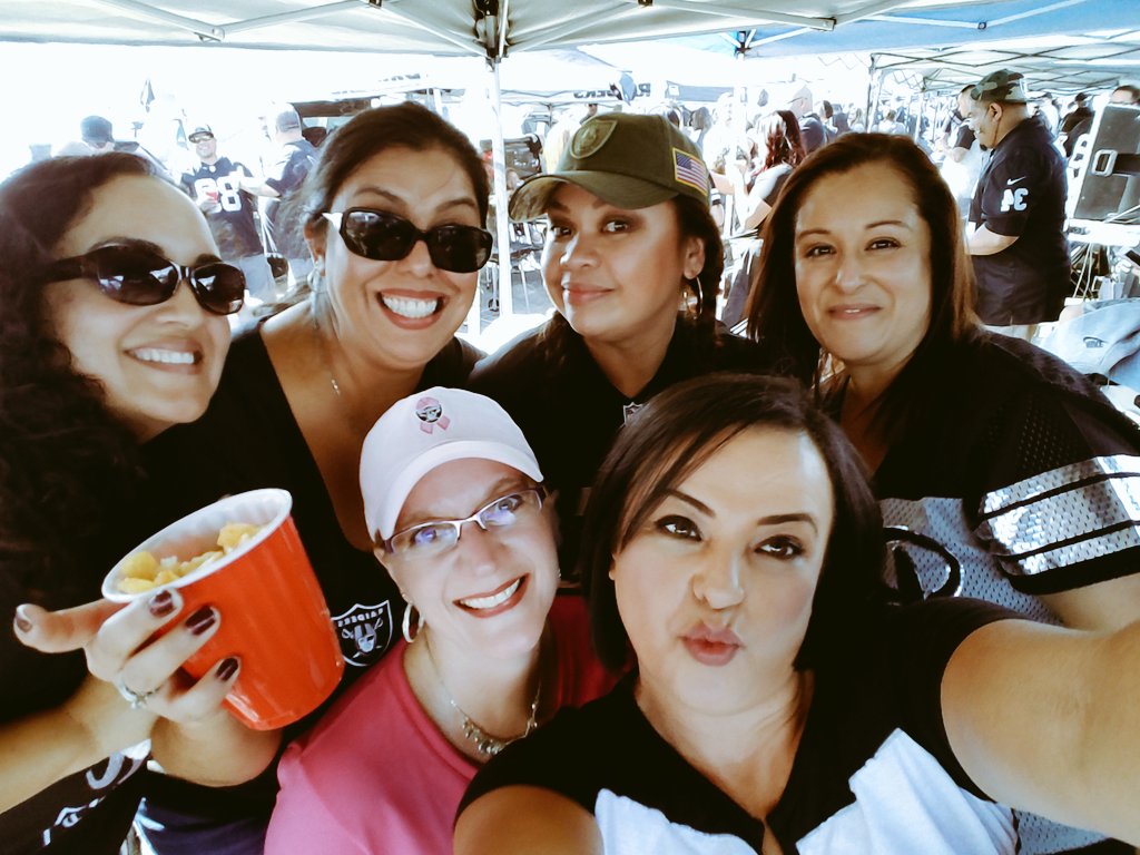 lmunoz914's tweet photo. #RaidersPix https://t.co/67aUyigQnz