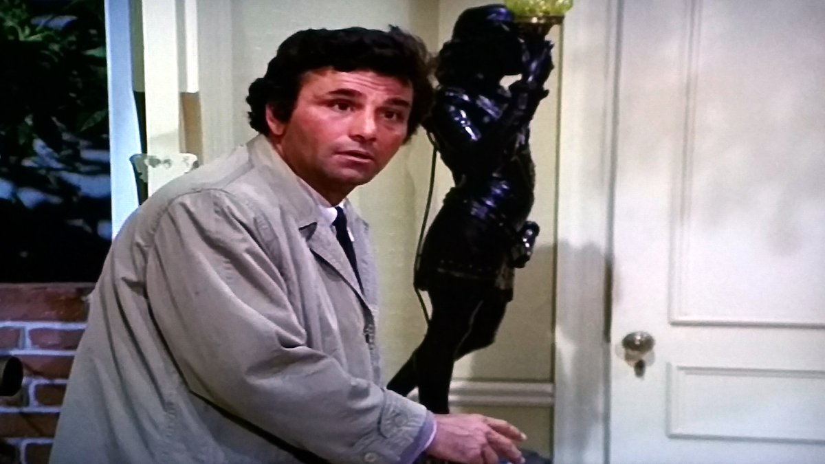 Uniquely_David's tweet photo. #Columbo Is starstruck #PeterFalk #AnneBaxter #RequiemForAFallingStar https://t.co/JqRICHrE0H