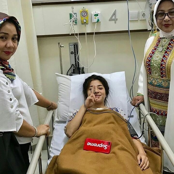 zahrrrrrraaa's tweet photo. GWS kaa @nikitawilly_24 semoga cepat sembuh dan bisa beraktivitas kembali 😷😷 https://t.co/T1mN5H3jvs