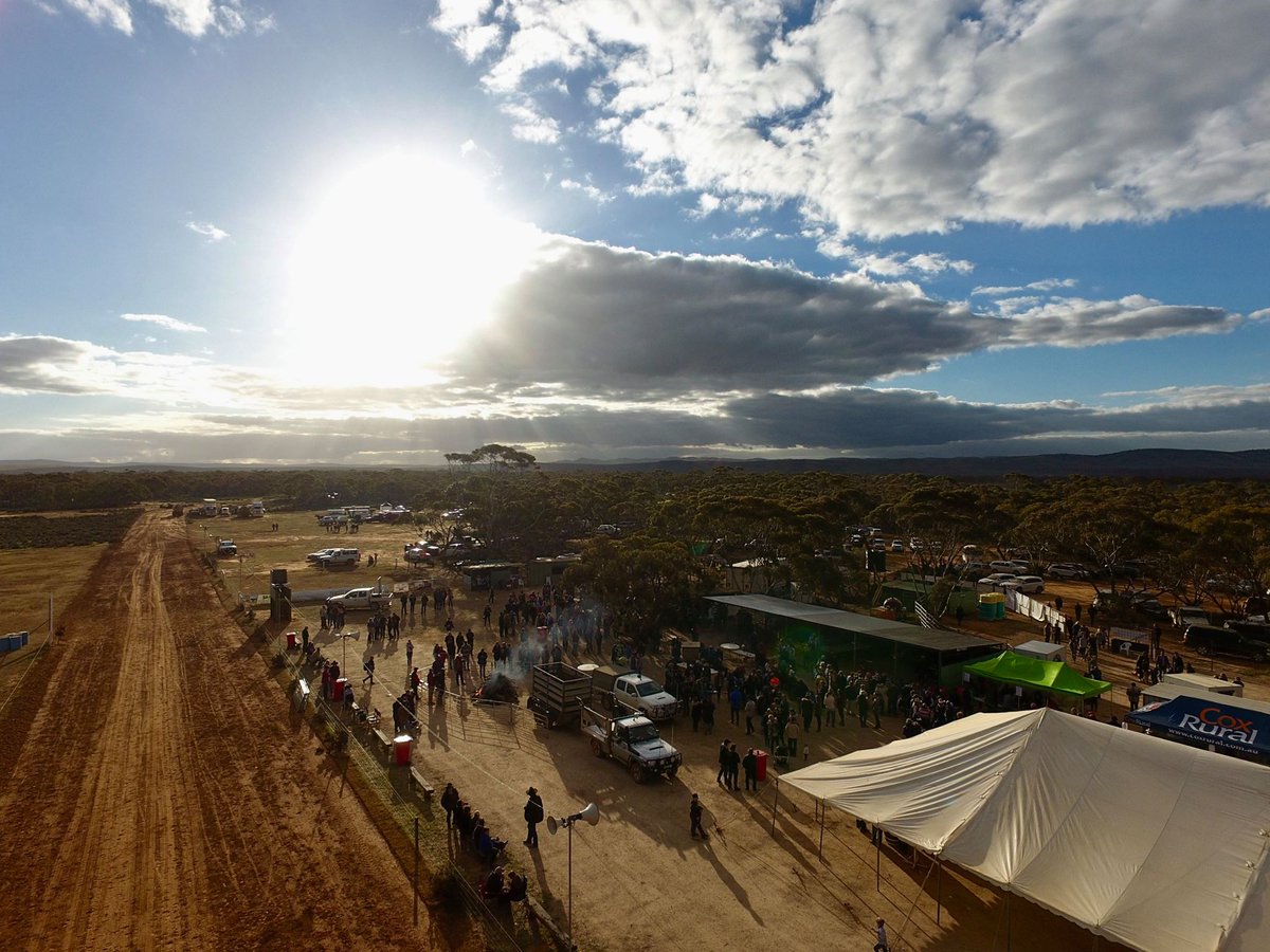 PrincessRoyalSt's tweet image. Burra Picnic Races - 28th of Oct 17!! Get everyone ready, it is set to be a great day! Follow @BurraPicnicRace for more updates and info!