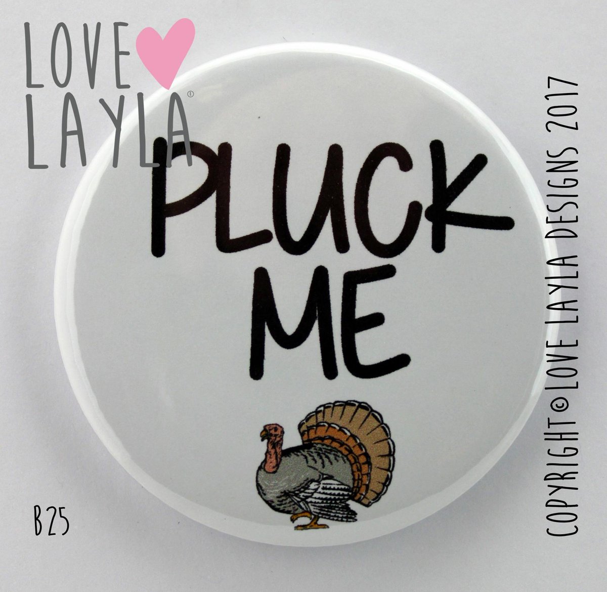 LoveLaylaDesign's tweet photo. PLUCK ME https://t.co/1IlOVL9eLf #lovelayla #funny #funnycards #badges #funnybadges #greetingscard #showusyourlove #christmasbadge #pluckme https://t.co/spXeJijs34