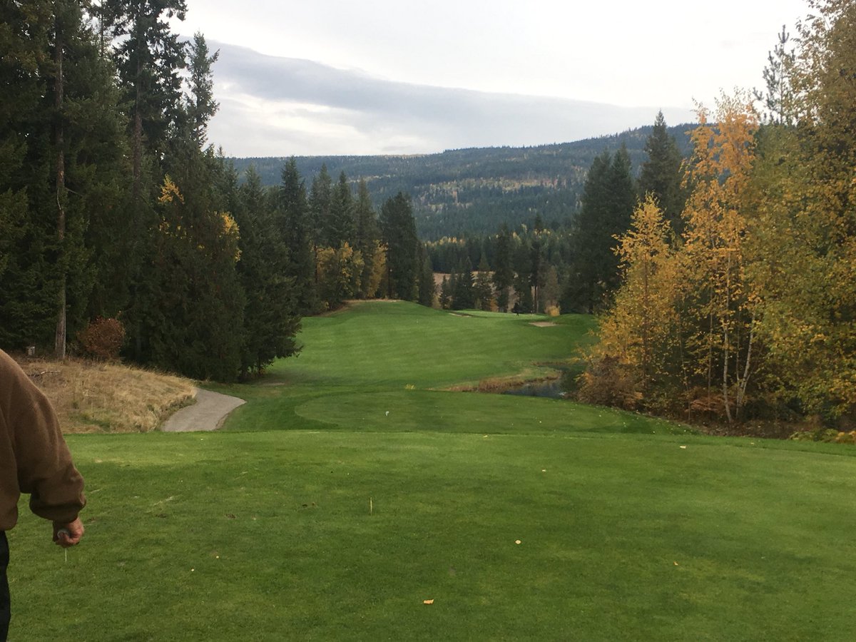 HavasuRV173's tweet photo. Last hole of the season @SalmonArmGC Hole 13 #approriate Thanks @jessecrowecpga @generalgrieve and KG for a great season #loveSAGC #easypar https://t.co/i64TplVzfx