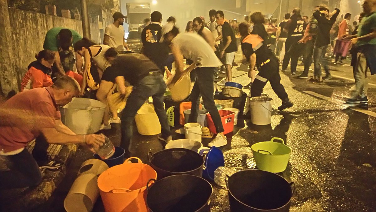 Organización y solidaridad popular contra el fuego.
¡Fuerza Galicia!
#ArdeGalicia #QueimanGalicia