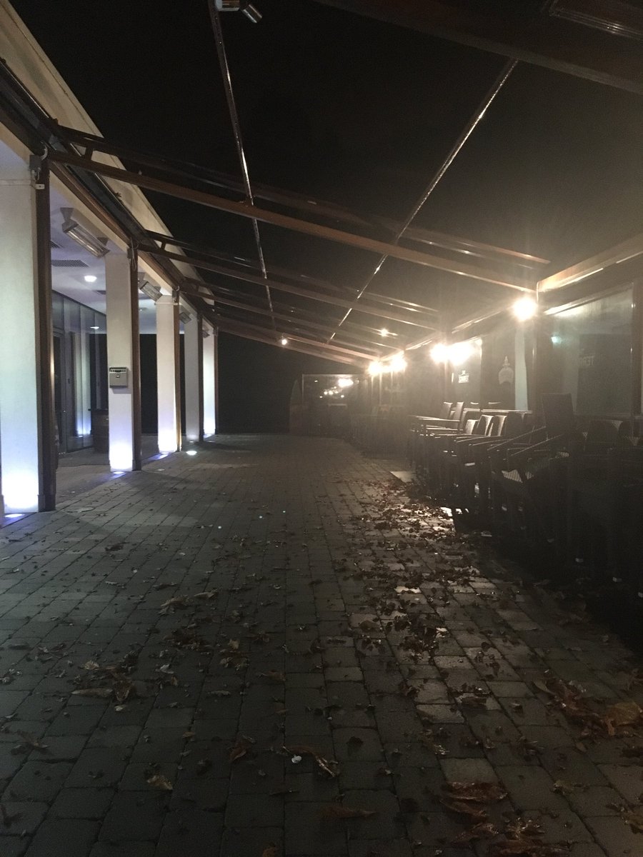 PaulaJPhotos's tweet photo. It’s oh so quiet,it’s oh so still.....Bjork running through my mind #Ophelia #Calmbeforethe... #hurricanewatch https://t.co/rfpntP0bNf