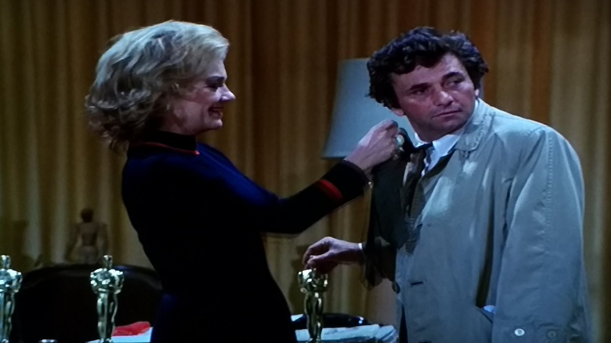 Uniquely_David's tweet photo. #Columbo is obviously tempted to pocket one of #EdithHead's #Oscars #RequiemForAFallingStar https://t.co/kZDJt413D5