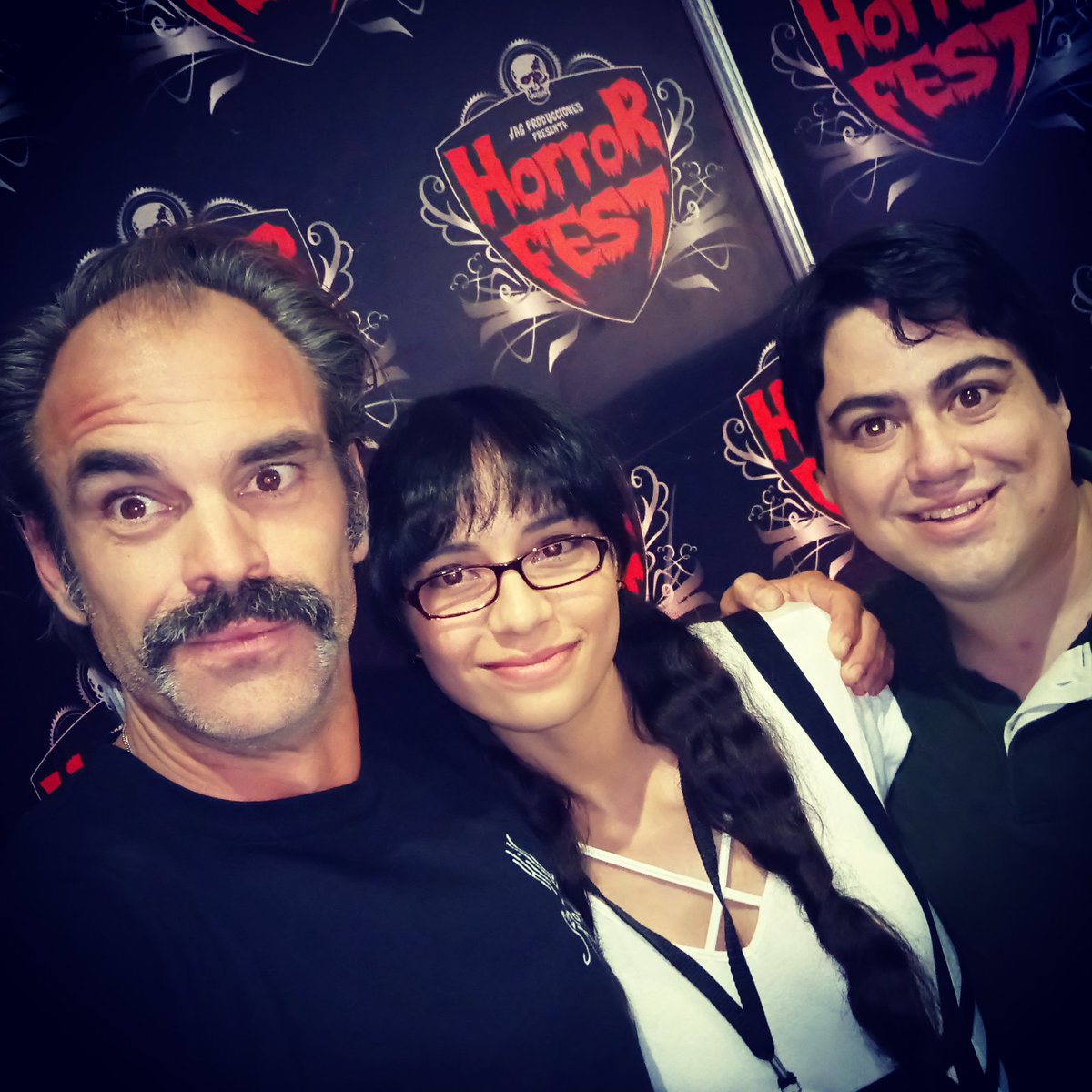 Grow1's tweet photo. ¡Selfie with "Trevor". #GTA5 #Horrorfestmty https://t.co/jdcYpf0qX5