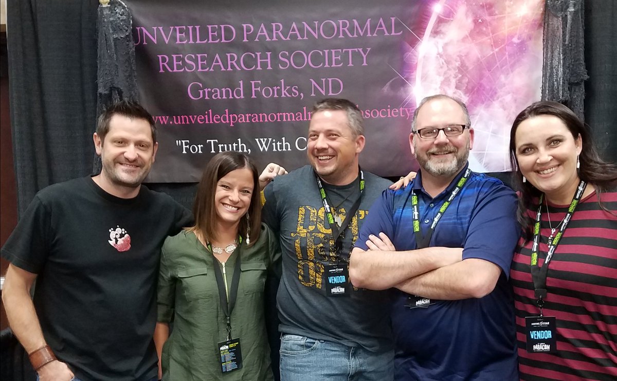 missarae1's tweet photo. @grantswilson Always such a pleasure seeing you again!! Until next time!! Much love!ππ»
#Paracon2017 #Shootingstarcasino https://t.co/CJpYSuVbbw