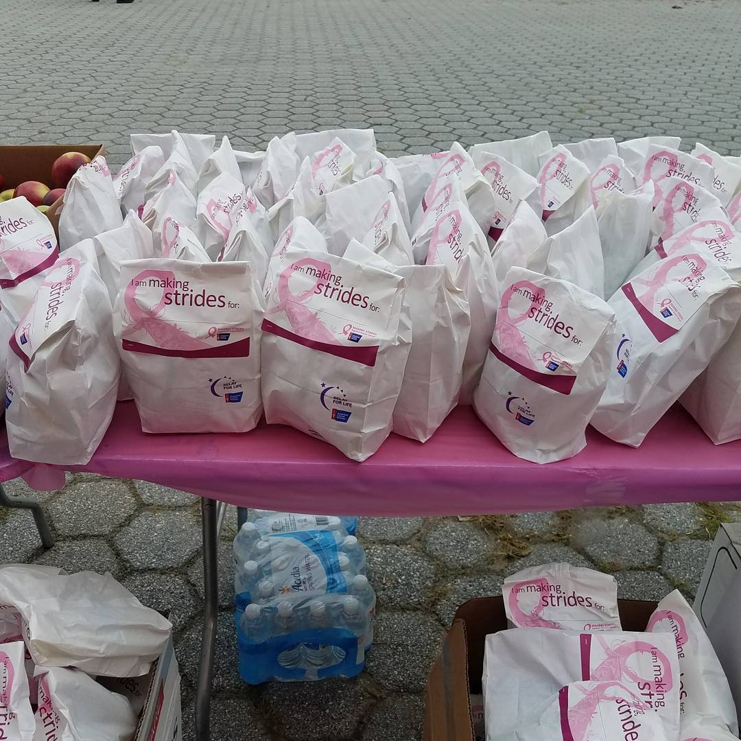 JeanTownes's tweet photo. Volunteering today at the Bronx Breast Cancer Walk. #mypassion🤗 https://t.co/YJFD5VN2ME