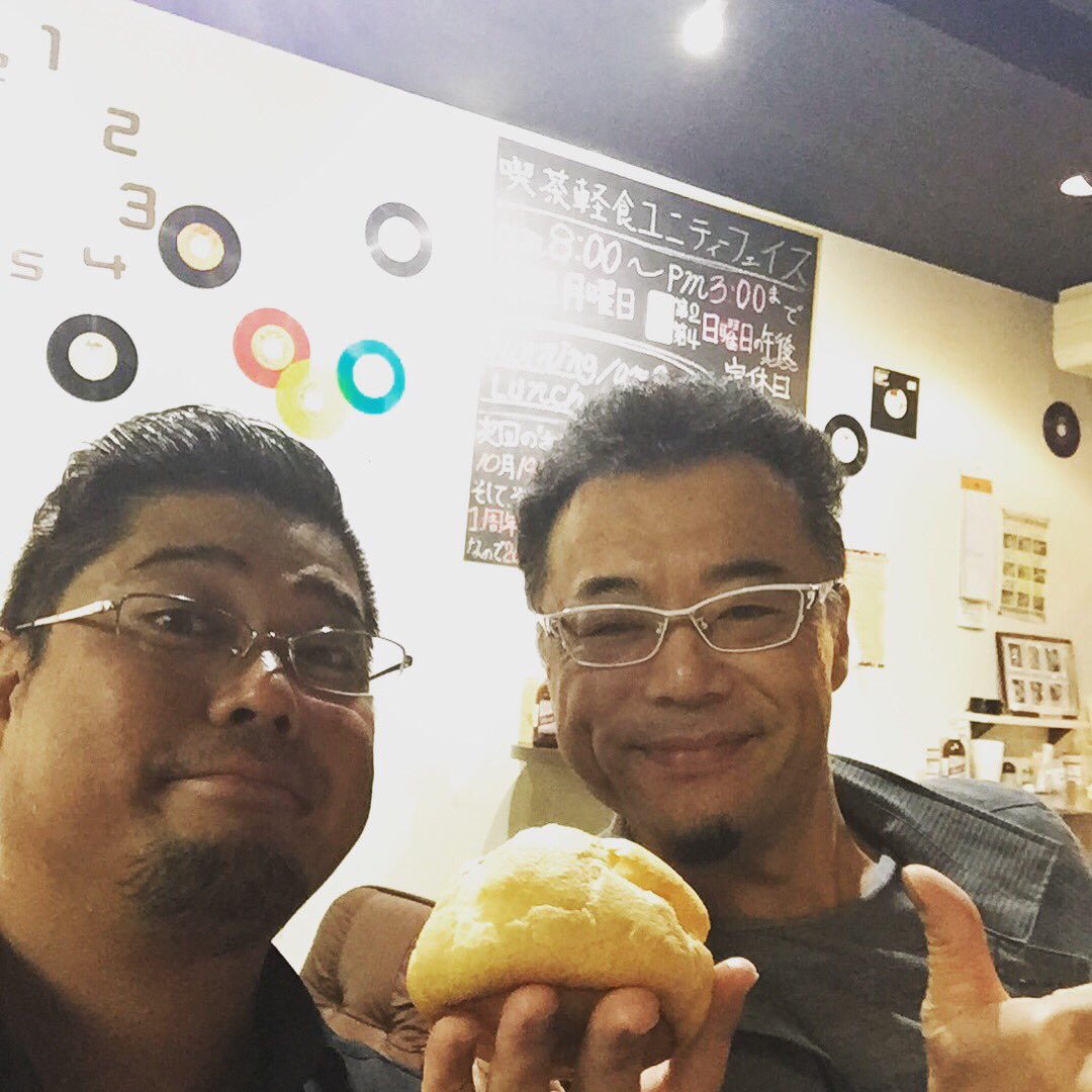 kissauf's tweet photo. 色んな人が来てくれる。
それだけで毎日が感謝です!
今週木曜日で1周年。
良かったらコーヒーでも飲みに来て下さいな^ ^
#喫茶ユニティーフェイス #喫茶店 #喫茶軽食ユニティーフェイス #英語表記が結構みんな間違える #faceじゃないよ #UnityFaith https://t.co/y17KEOPi8Y