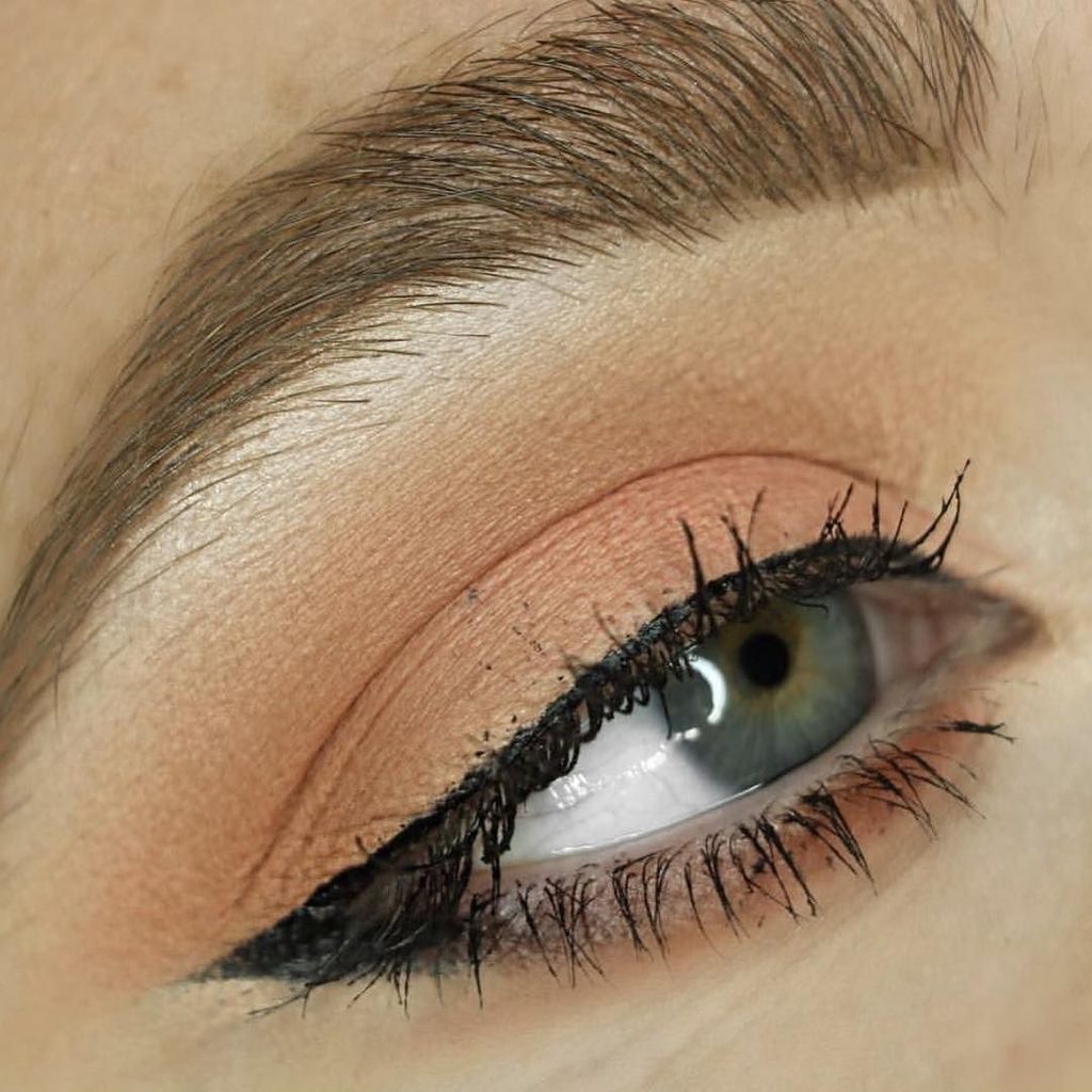 ShopOmiana's tweet photo. Loving this classic Fall look! 📸@a_d_makeup  Did you know you can use some of our eyeliner pencils as brow filler?… https://t.co/JZFHy7iKwD https://t.co/egrEZZ1n99