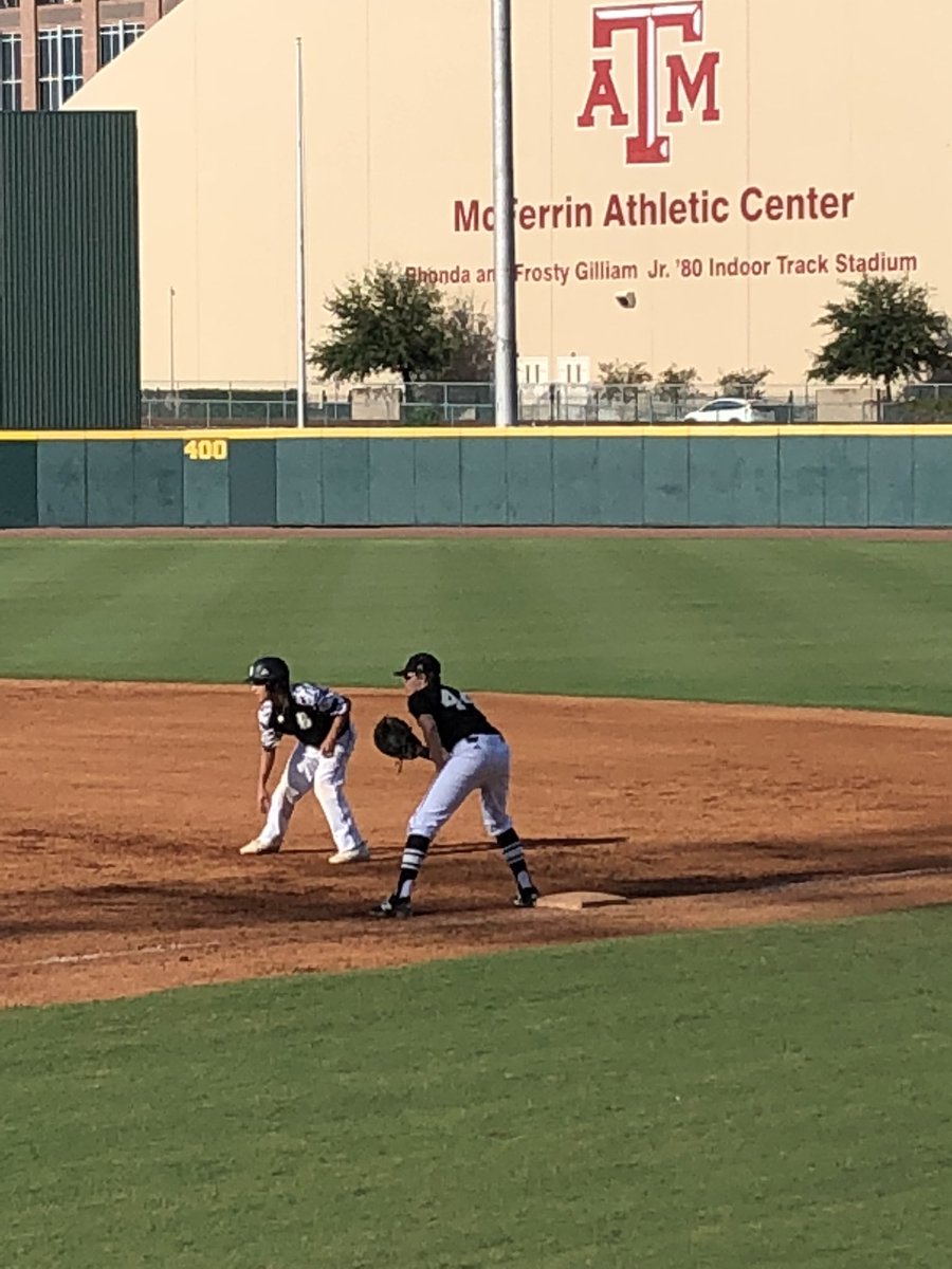 JandaCastillo's tweet photo. Got to see one of our favorite ball players, @aaronwalters10, while watching our very favorite! #awal #imhisagent #rolemodel #humbleandkind https://t.co/uLUA8D3oTN