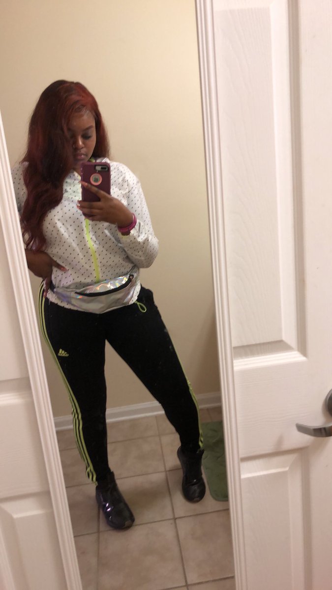 Va_LeLe_Lovely's tweet photo. Just a recap of how cute I was through the week #nospecificorder https://t.co/emk4zzvPJ4