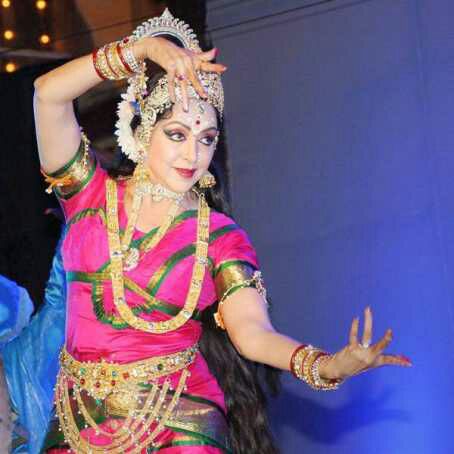Wishing happy birthday to
Dream Girl Malini
on her 69th birth anniversary. 