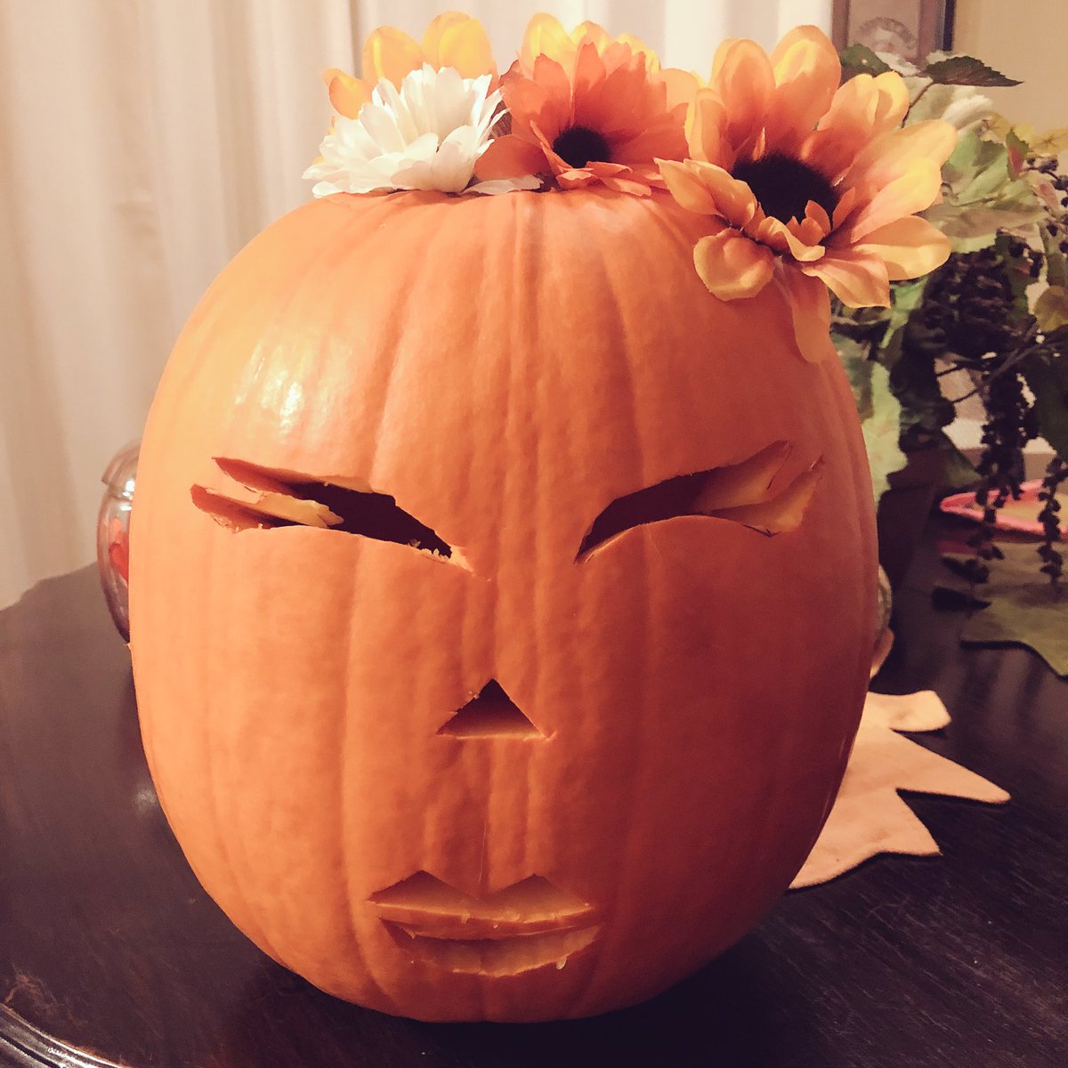 _ItsSayyruh_'s tweet photo. I carved me a dang pumpkin. #wingsonpoint🔪 https://t.co/bdsUOzXL95