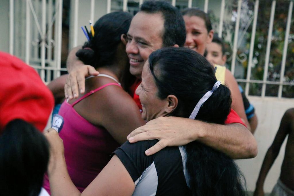 RMarcoTorres's tweet photo. #Aragua es y seguirá siendo la cuna de la Revolución, tierra bendita de hombres y mujeres patriotas ¡Extraodinario #RemateSoberano! https://t.co/RPlxfYMSs6