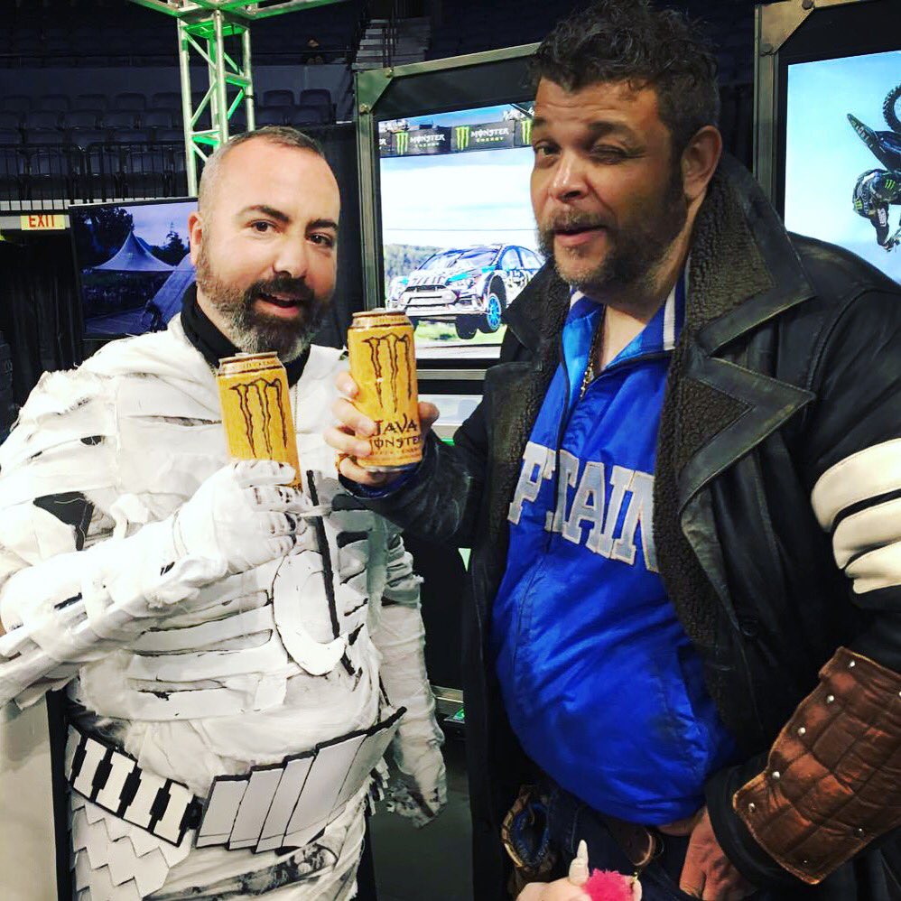 Fanboy30's tweet photo. Moon Knight & Captain Boomerang would like to tell you about Monster Energy Drink - it keeps us up all night! #halcon2017 #cosplayers https://t.co/Sfiboj7c9x