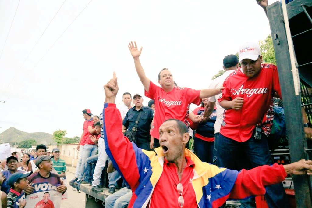 RMarcoTorres's tweet photo. #Aragua es y seguirá siendo la cuna de la Revolución, tierra bendita de hombres y mujeres patriotas ¡Extraodinario #RemateSoberano! https://t.co/RPlxfYMSs6