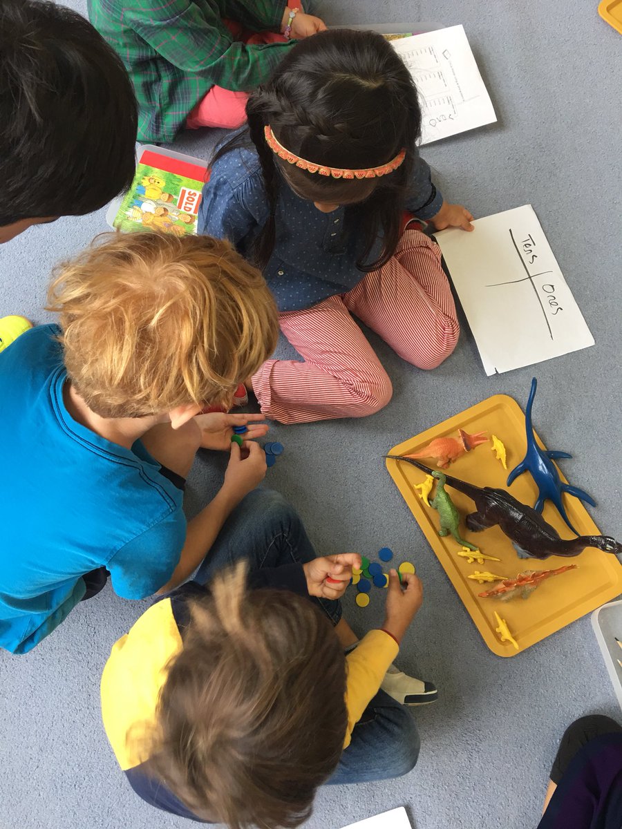 KyotoIntlSchool's tweet photo. G3 Ss sharing their knowledge of place value with early learning 3. #groupsoftens @KyotoIntlSchool #learningatkis https://t.co/CZvcS6vTgJ