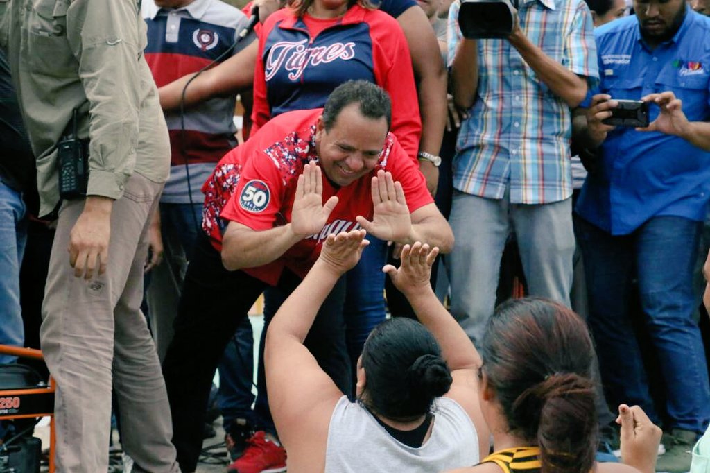 RMarcoTorres's tweet photo. #Aragua es y seguirá siendo la cuna de la Revolución, tierra bendita de hombres y mujeres patriotas ¡Extraodinario #RemateSoberano! https://t.co/RPlxfYMSs6