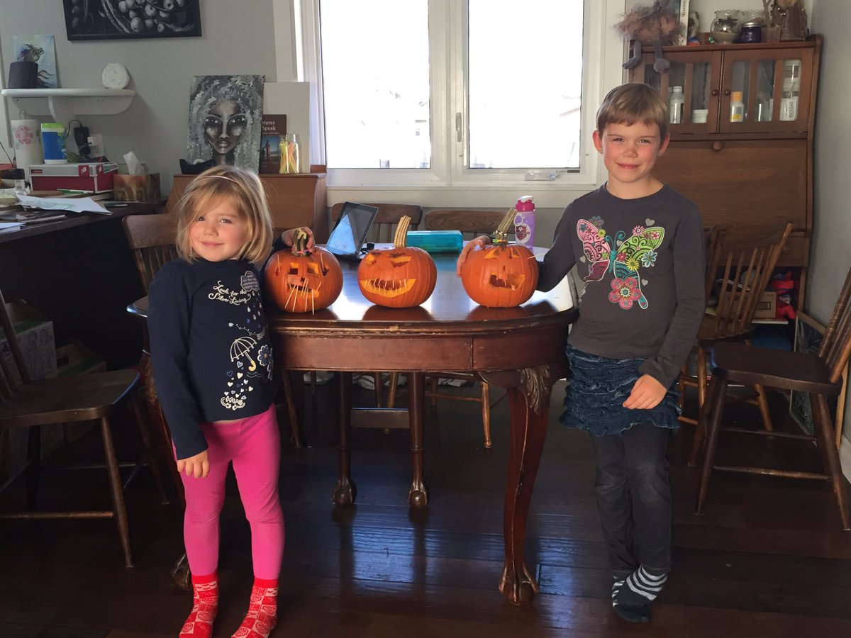 RoddddddRod's tweet image. Gruesome pumpkins #Halloween