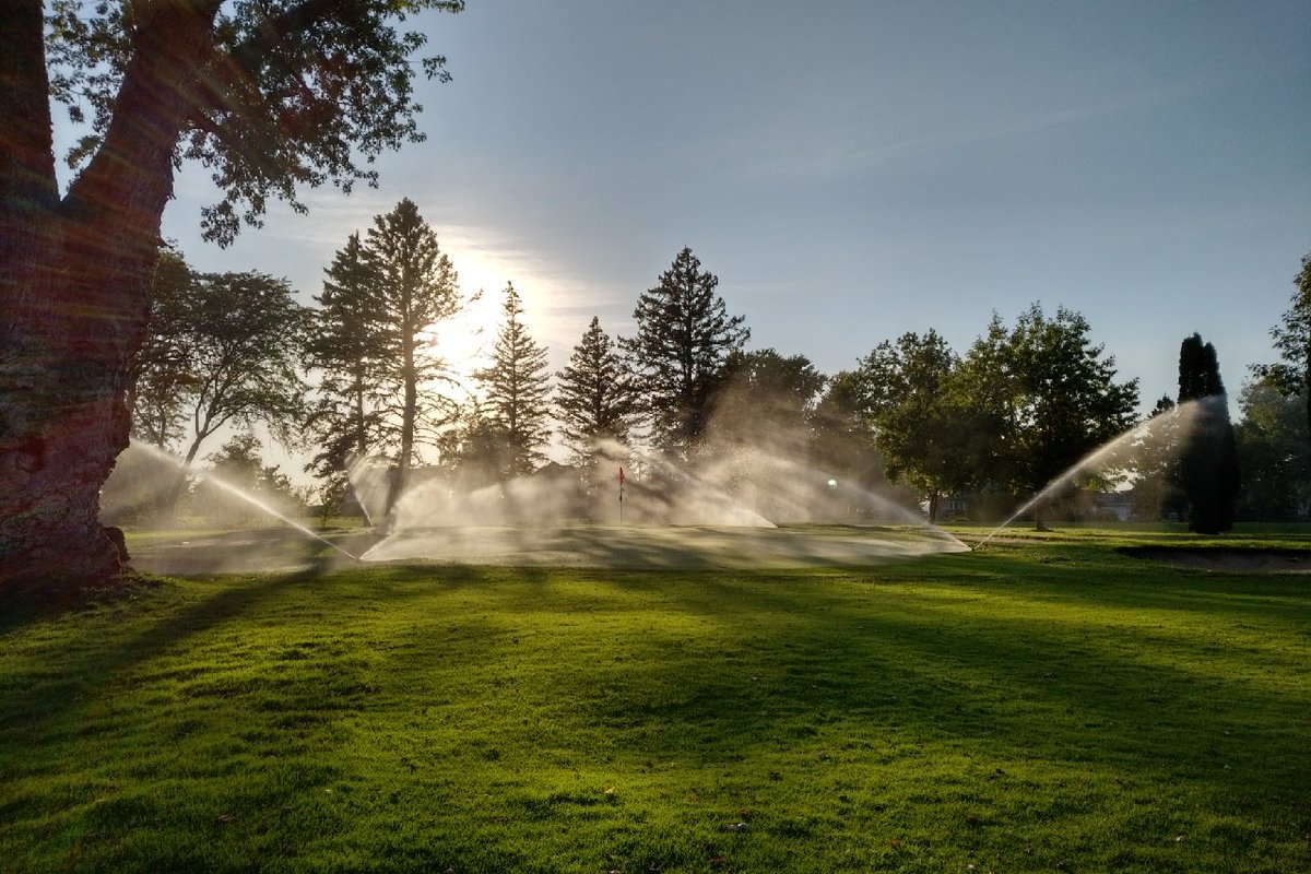 DJRainCA's tweet photo. Eastbourne Golf Club, New Toro GDC Irrigation System at work. @TurfCareProdCA @TheToroCompany https://t.co/V6Nyko1VCo